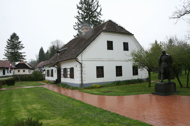 Кинескиња купује Кумровец